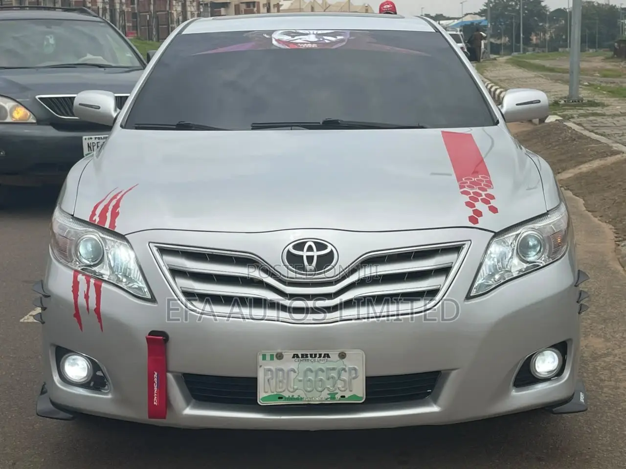 Toyota Camry XLE 4dr Sedan (2.5L 4cyl 6AM) 2010 Silver