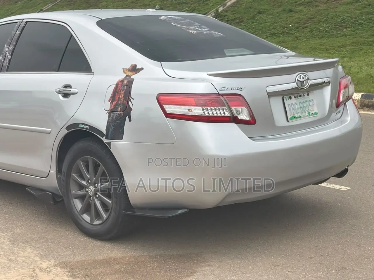 Toyota Camry XLE 4dr Sedan (2.5L 4cyl 6AM) 2010 Silver