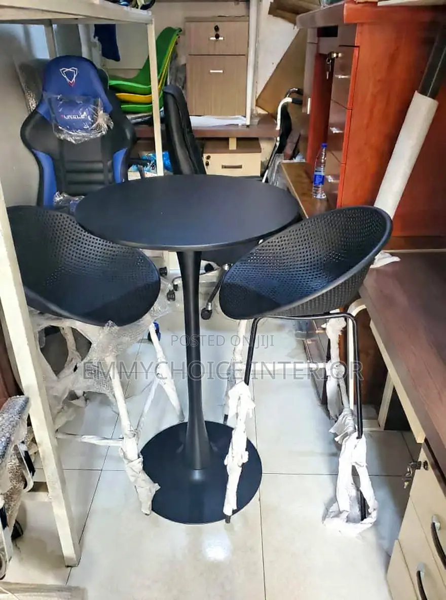 Round Matte Pedestal Table