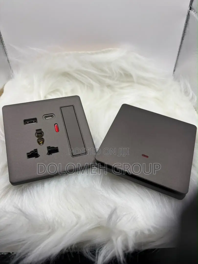 13A Single Socket With USB and Type C Ports