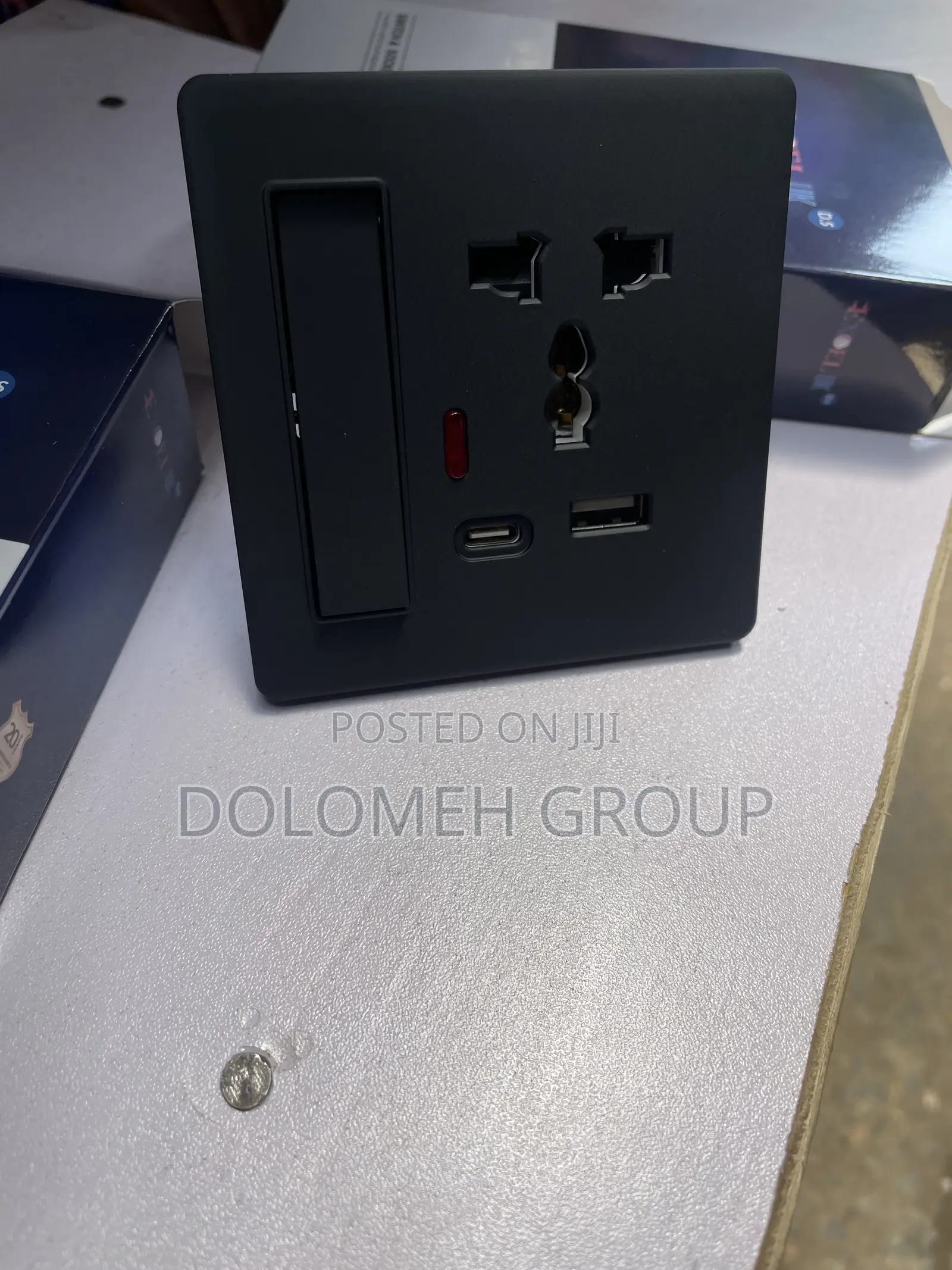 13A Single Socket With USB and Type C Ports