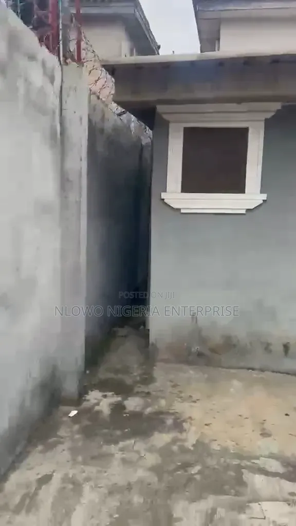 2bdrm Block of Flats in Oyeshina Estate, Abule Egba for sale
