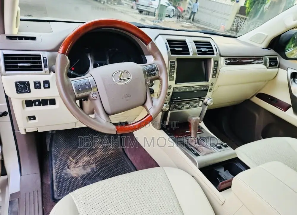 Lexus GX 460 Luxury 2015 Gold