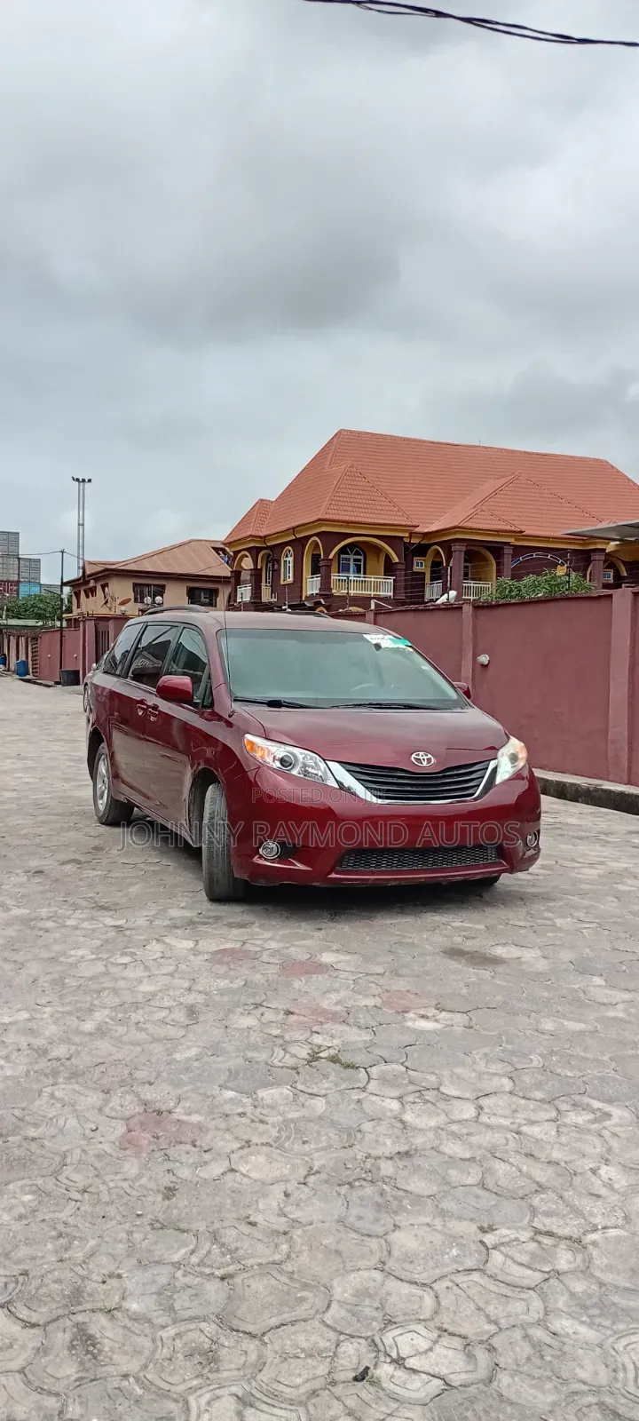 Toyota Sienna LE 7 Passenger 2011 Burgundy
