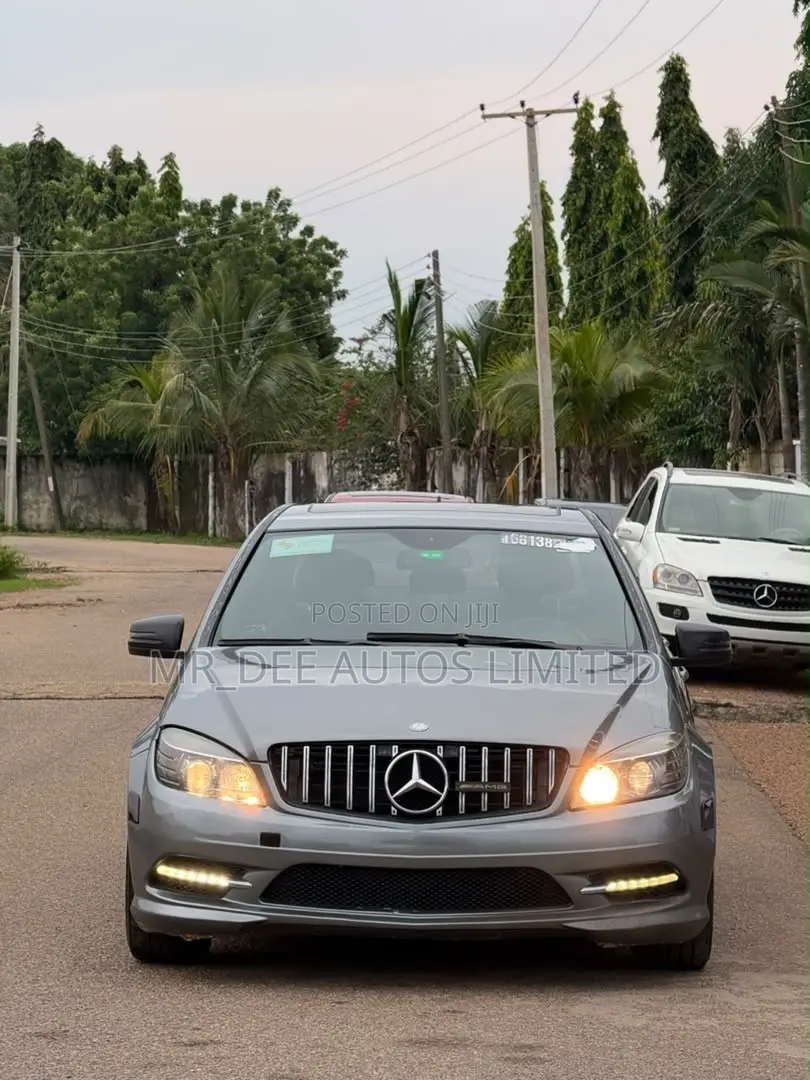 Mercedes-Benz C300 2011 Gray