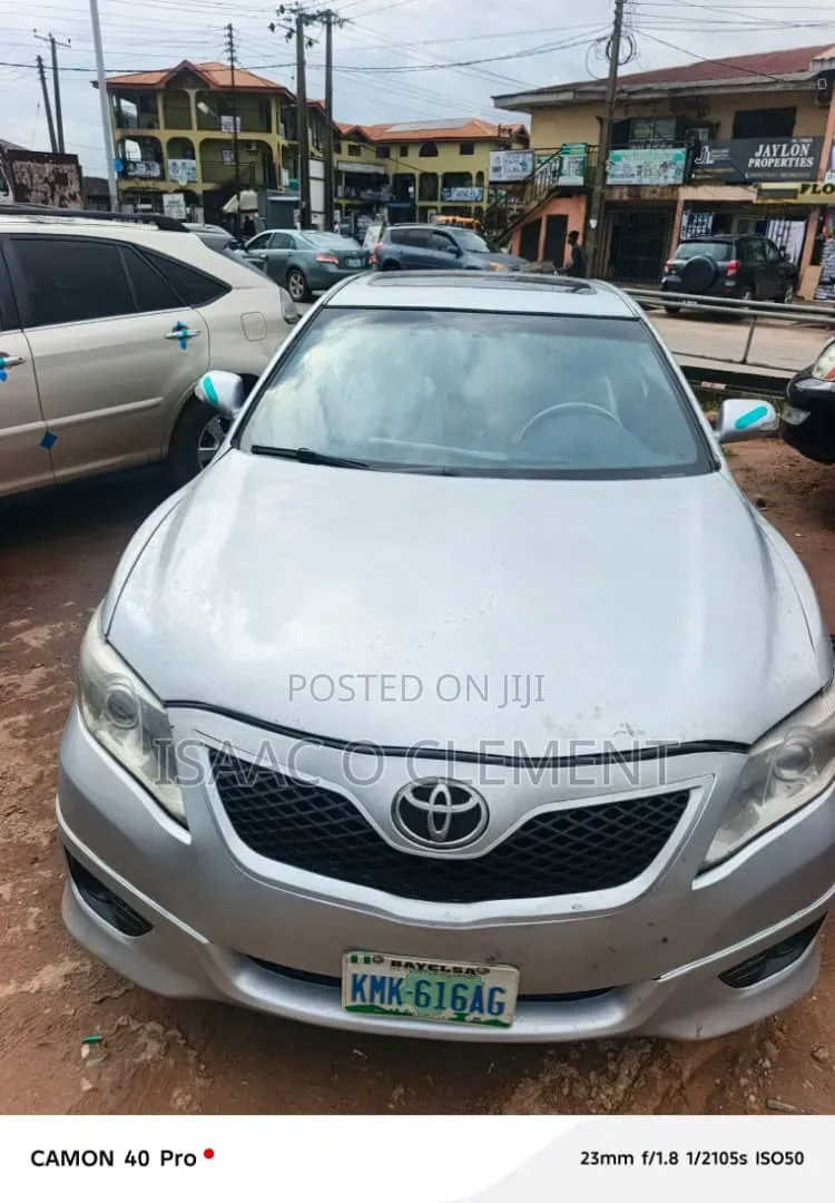 Toyota Camry 2011 Silver