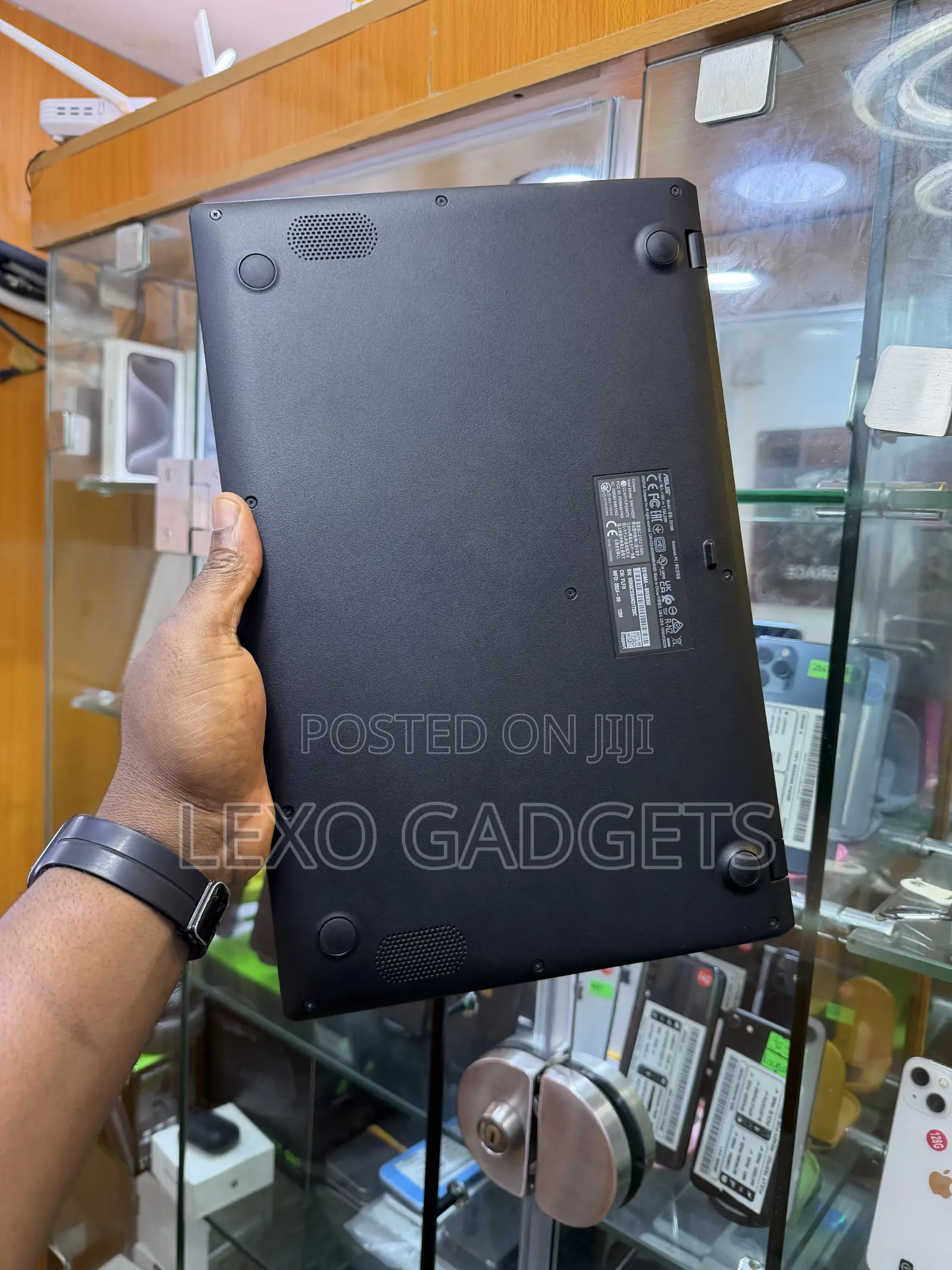 Laptop Asus E502S 4GB Intel Core i5 SSD 256GB