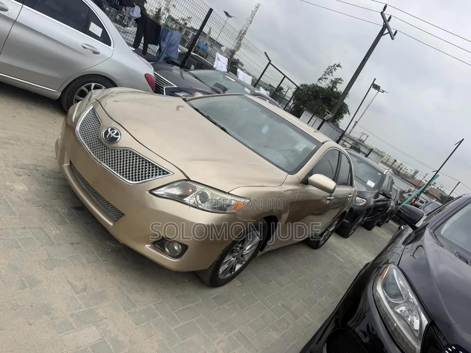 Toyota Camry 2010 Gold