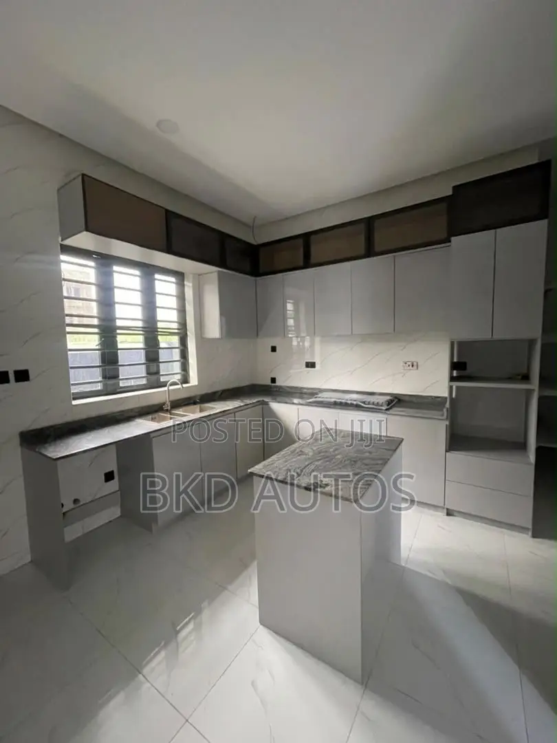 5bdrm Duplex in VGC / Ajah for sale