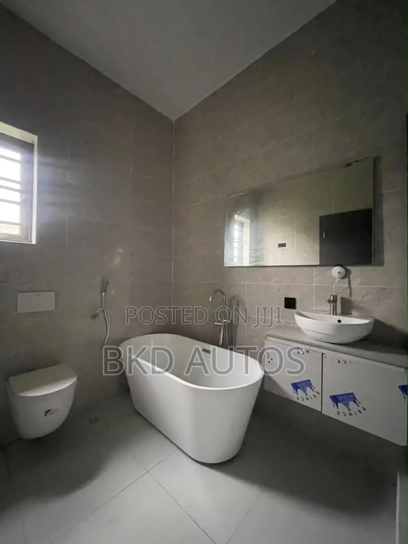 5bdrm Duplex in VGC / Ajah for sale