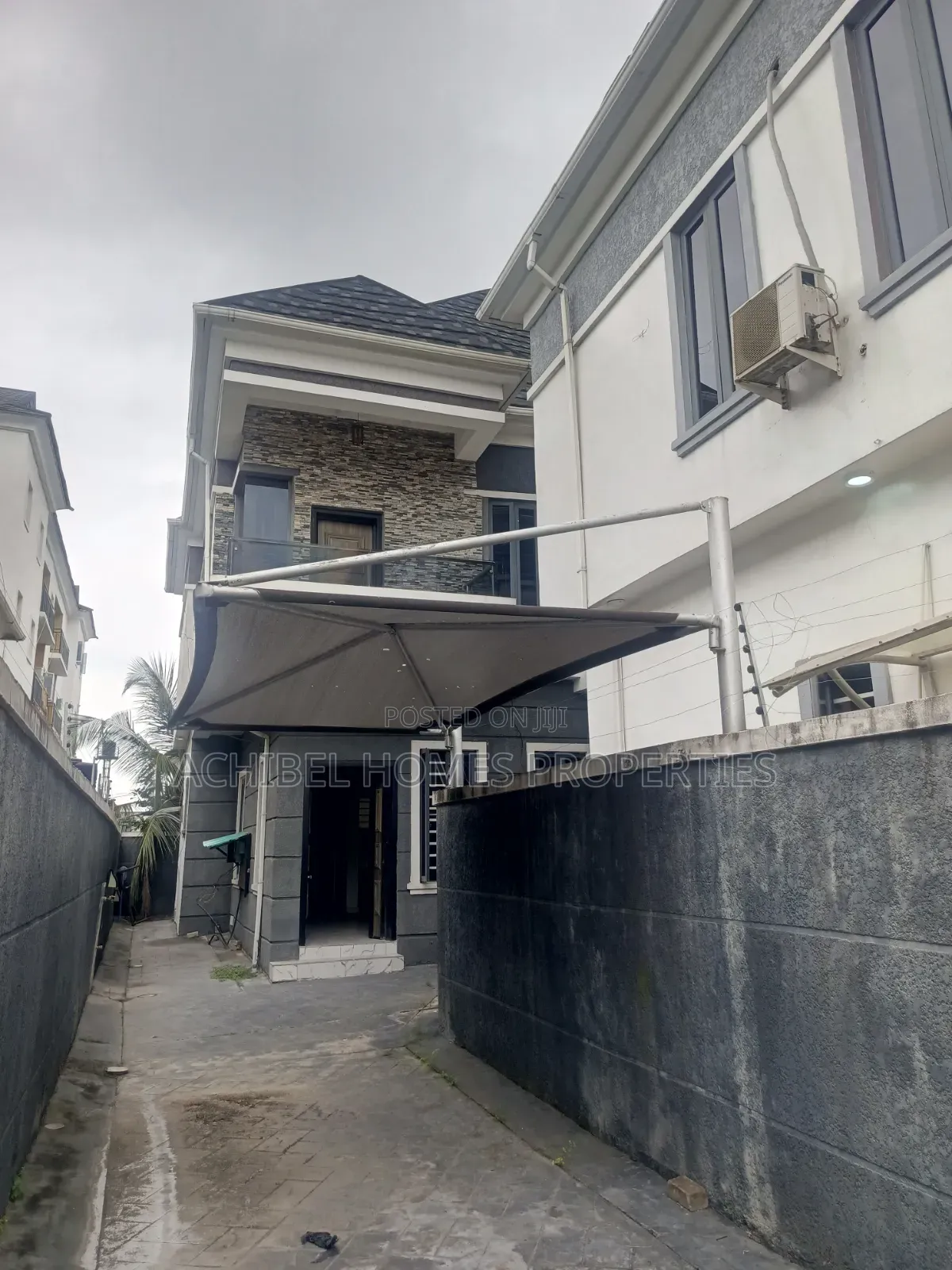 4bdrm Duplex in Off Freedom Way, Lekki Phase 1 for rent