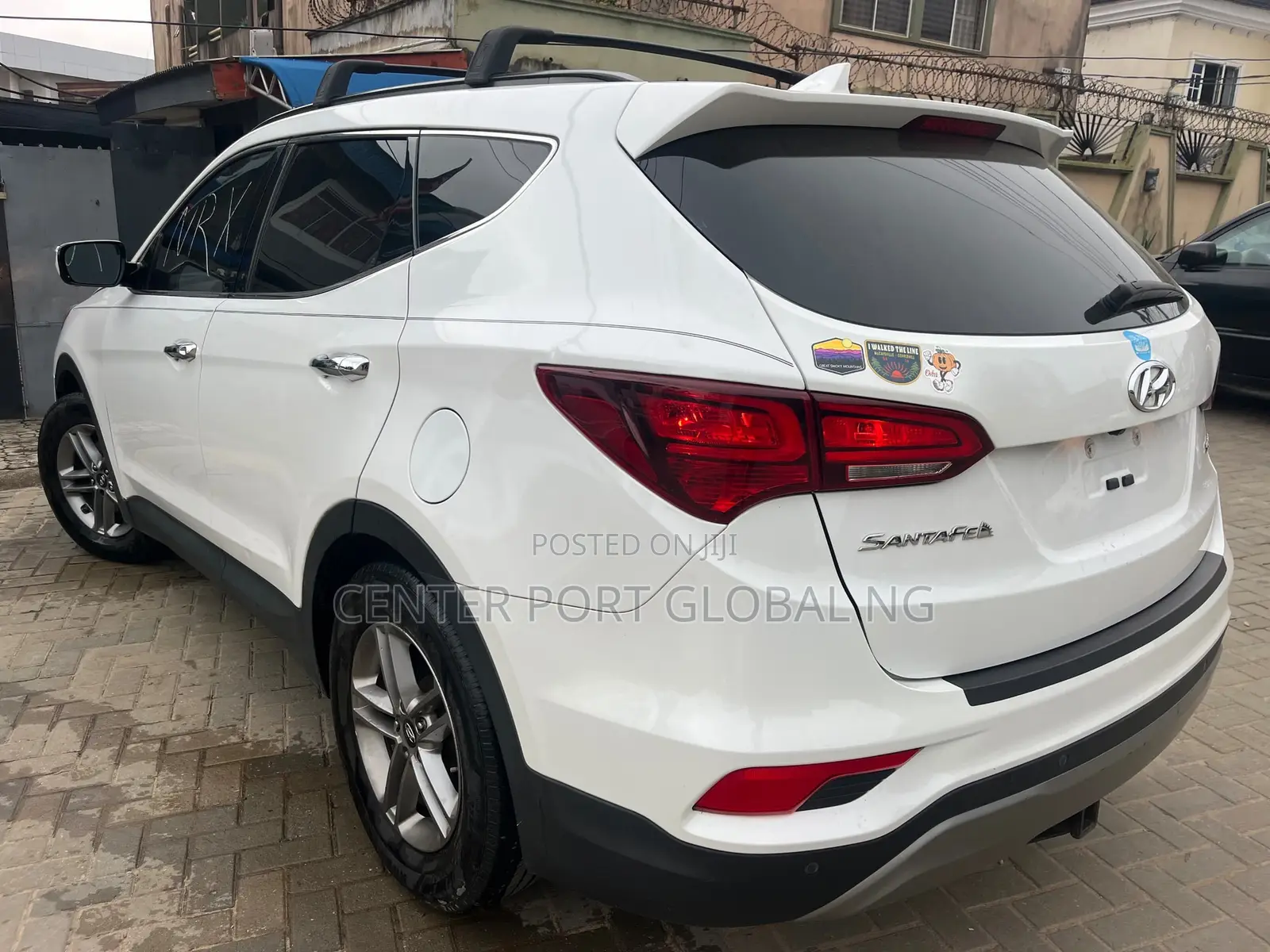 Hyundai Santa Fe SE FWD 2017 White