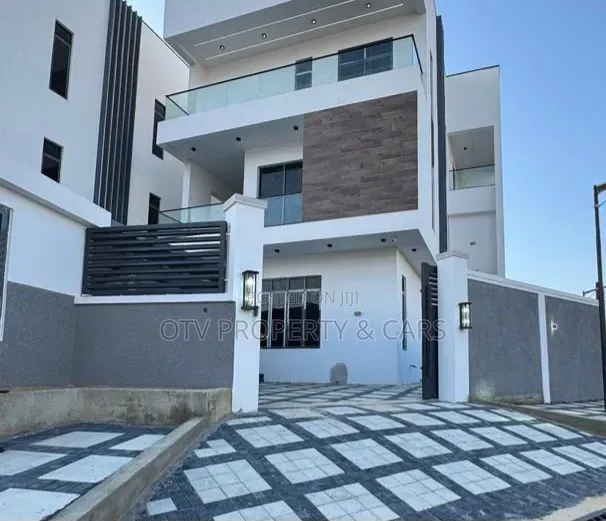 5bdrm Duplex in Lekki Phase 1 for sale