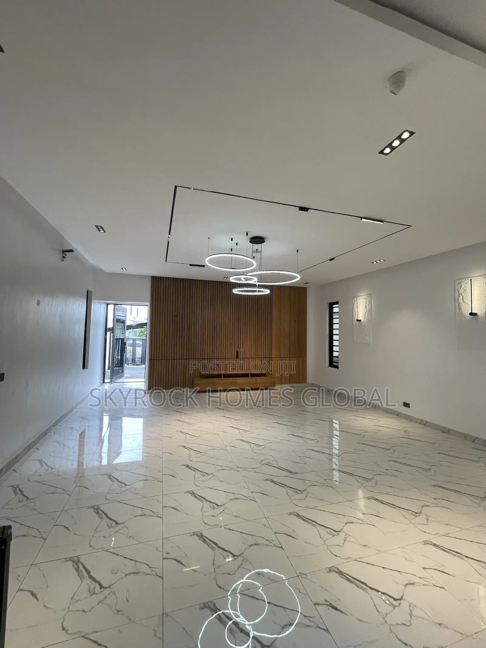 5bdrm Duplex in Lekki Phase 2 for rent