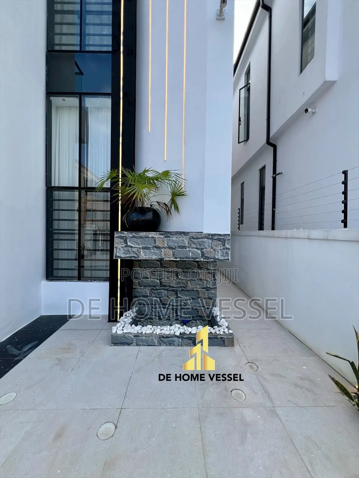 5bdrm Duplex in Ikota for sale