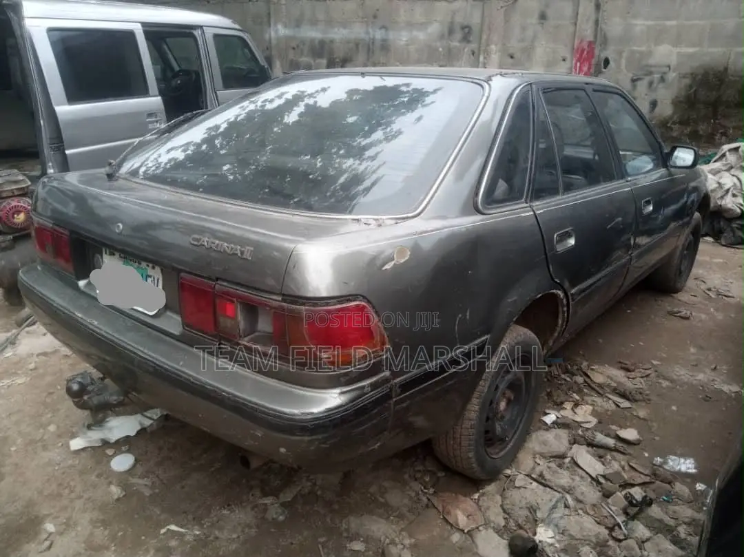Toyota Carina 1.6 FWD Sedan 2000 Gray
