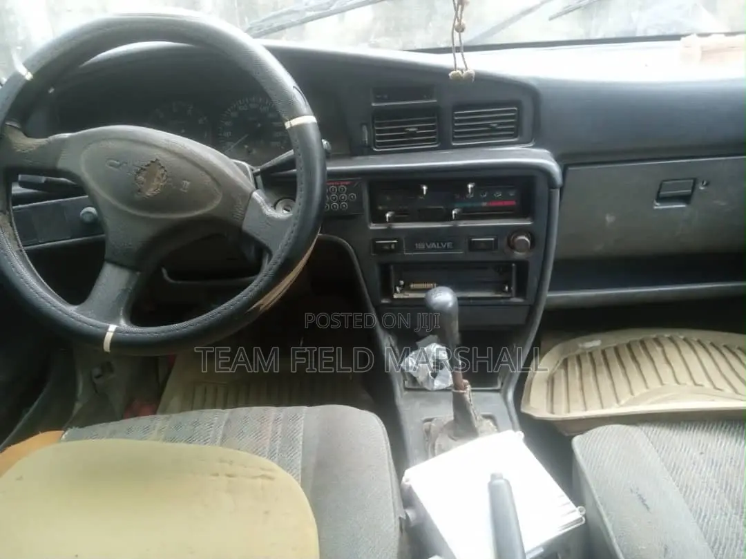 Toyota Carina 1.6 FWD Sedan 2000 Gray