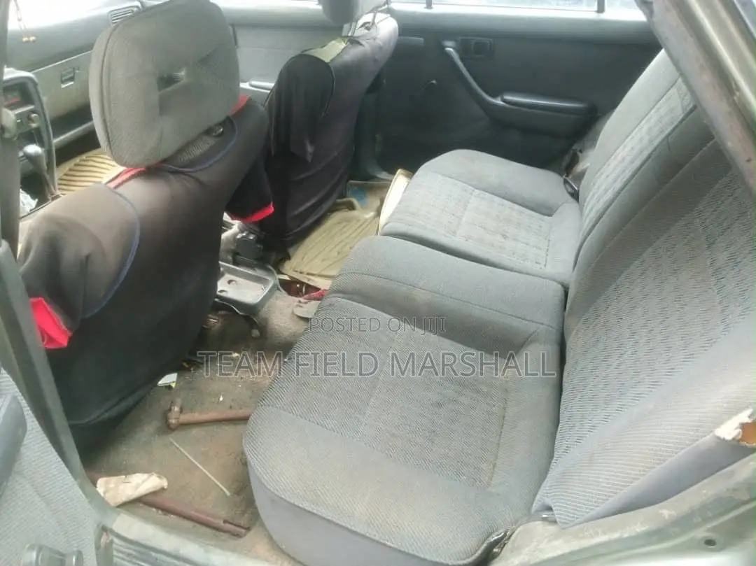 Toyota Carina 1.6 FWD Sedan 2000 Gray