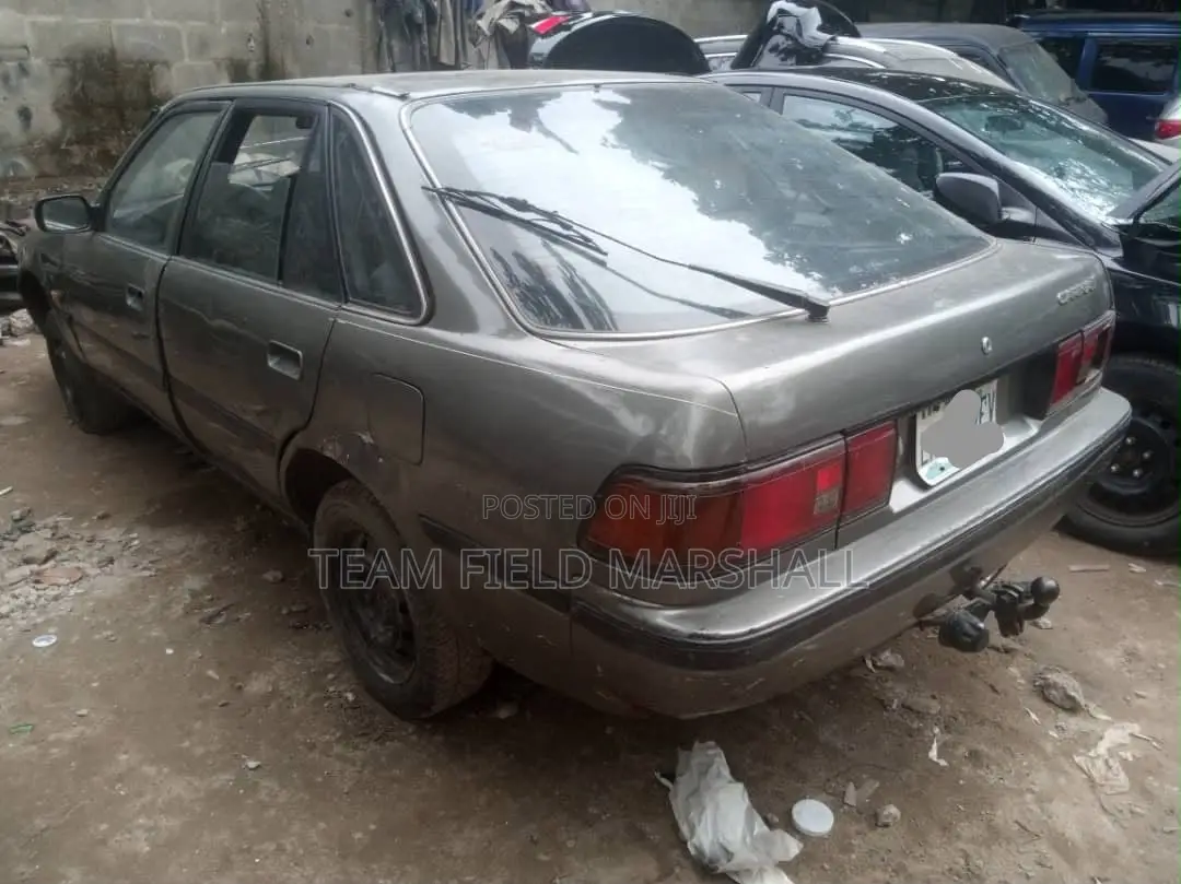 Toyota Carina 1.6 FWD Sedan 2000 Gray