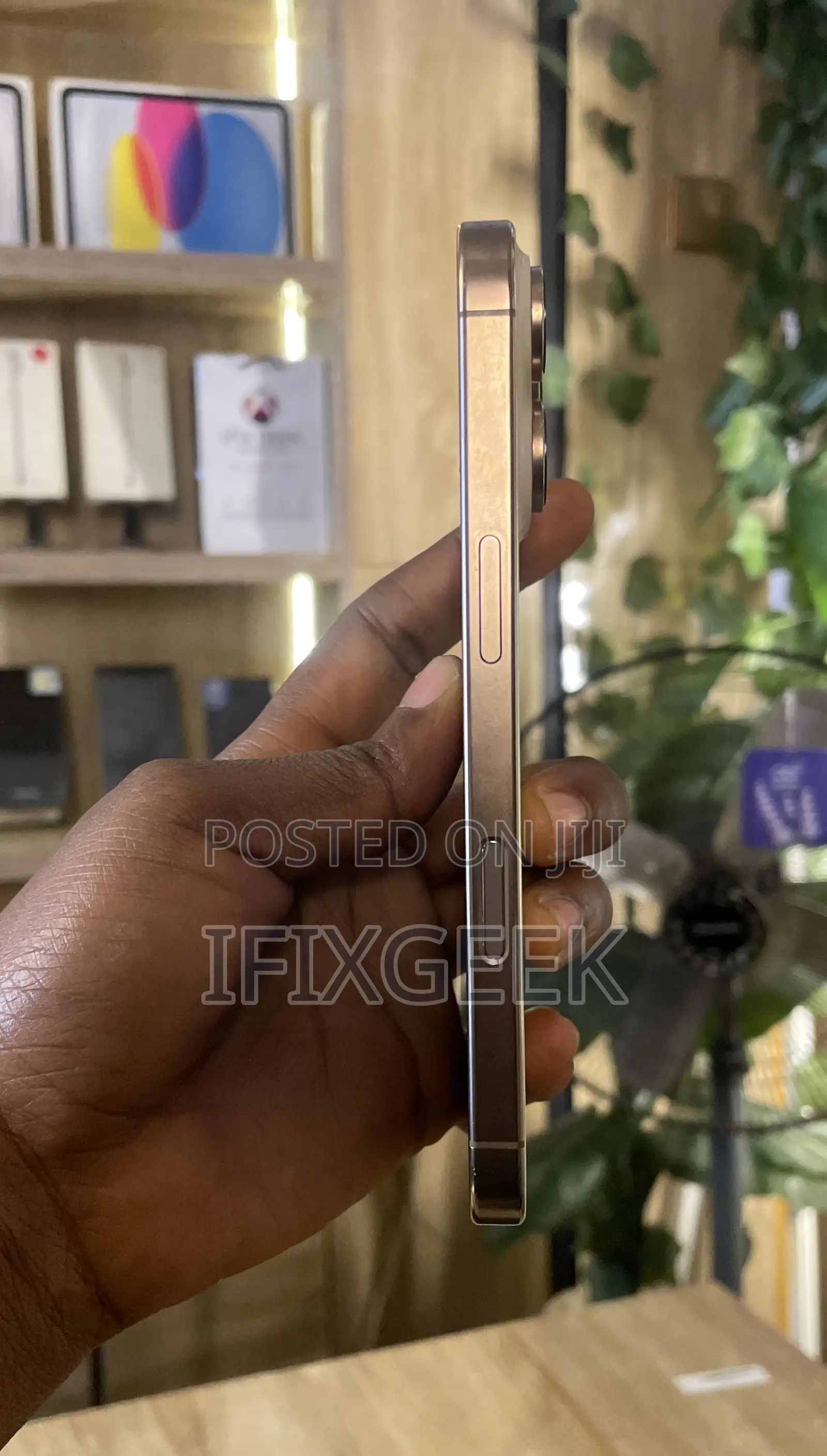 Apple iPhone 16 Pro 128 GB Gold