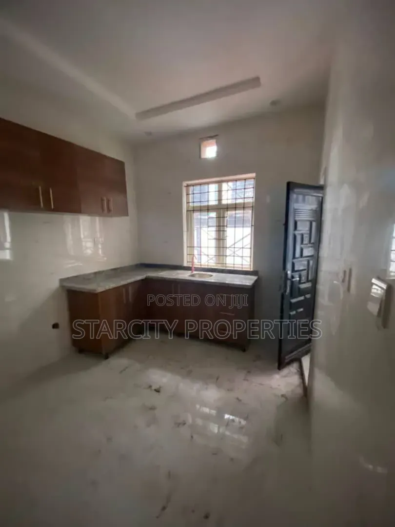 Furnished 3bdrm Duplex in Secured Estate, GRA Phase 1 for rent