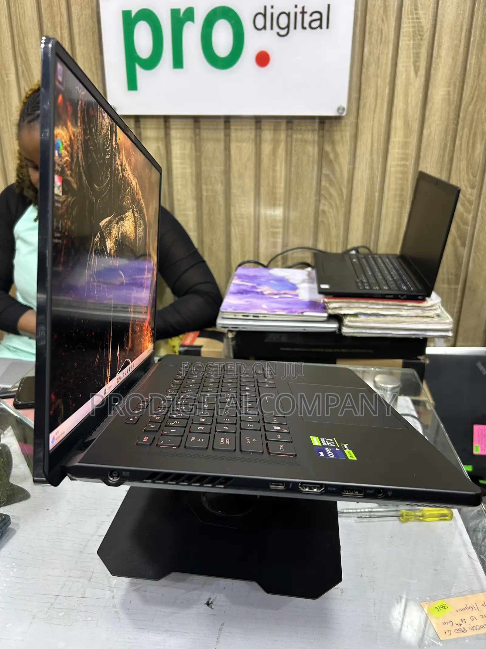 Laptop Asus ROG Zephyrus M16 32GB Intel Core i9 SSD 2T