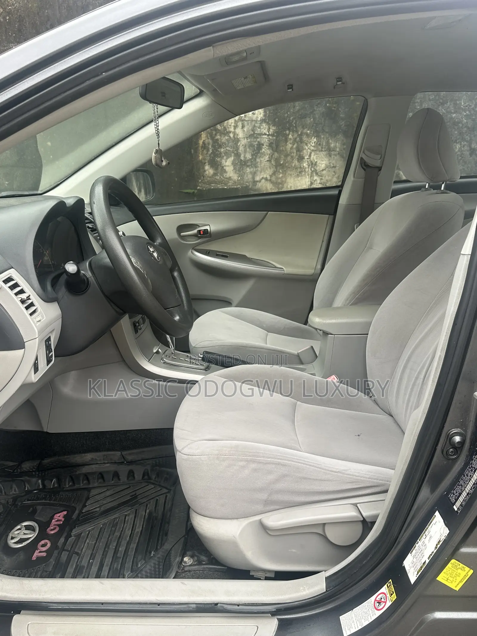 Toyota Corolla 2012 Gray