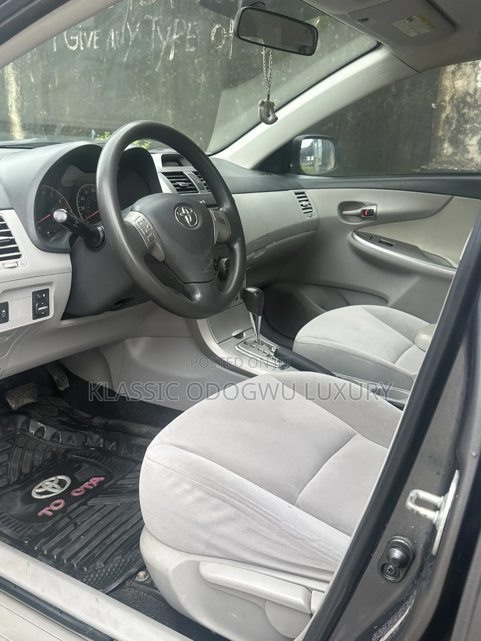 Toyota Corolla 2012 Gray
