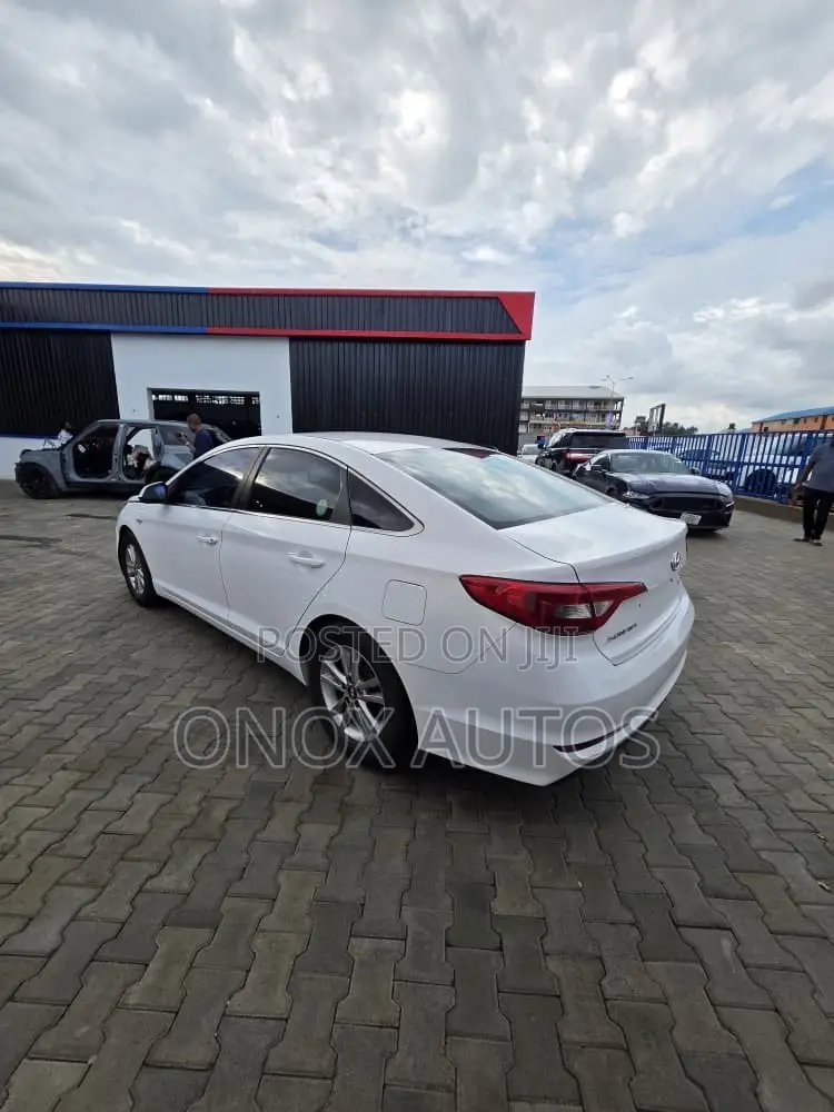 Hyundai Sonata Limited 2.0T 4dr Sedan (2.0L 4cyl Turbo 6A) 2015 White