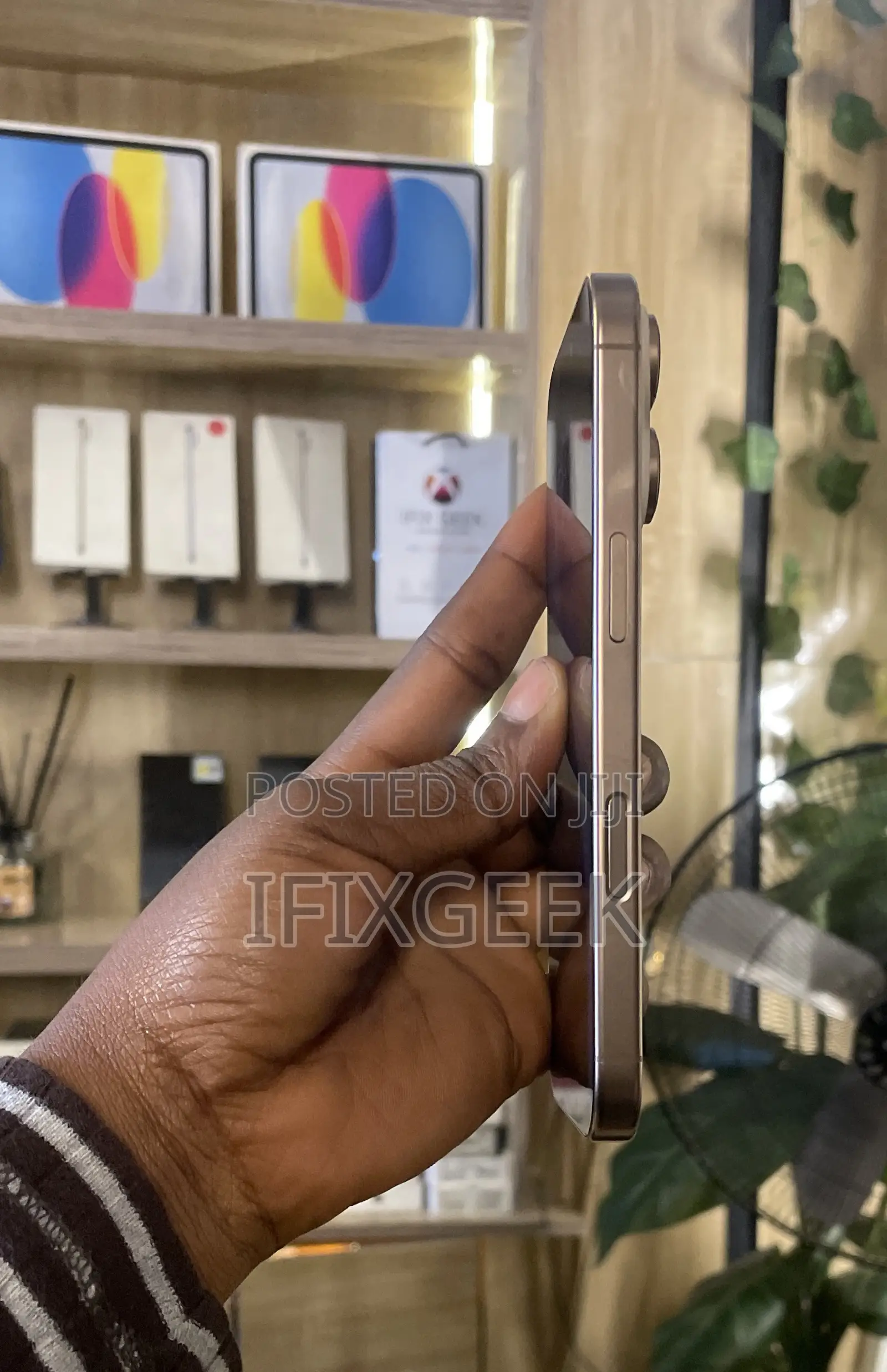 Apple iPhone 16 Pro 256 GB Gold