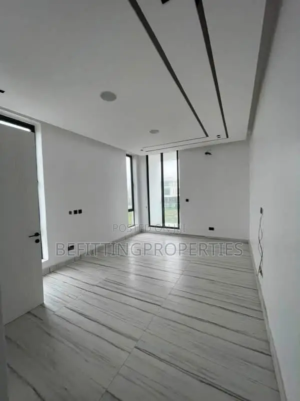 5bdrm Duplex in Lekki for sale