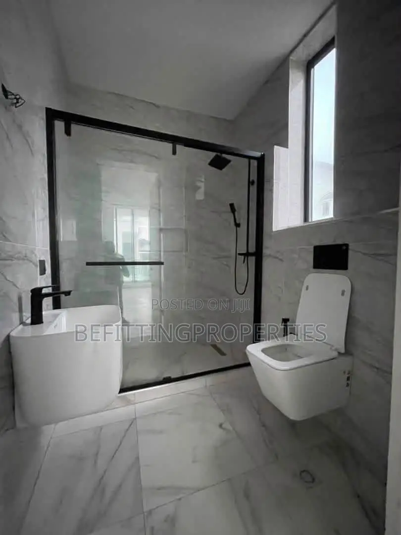 5bdrm Duplex in Lekki for sale