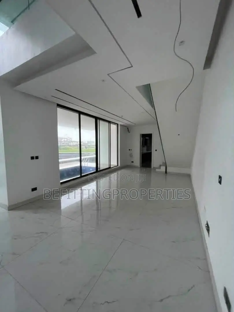 5bdrm Duplex in Lekki for sale