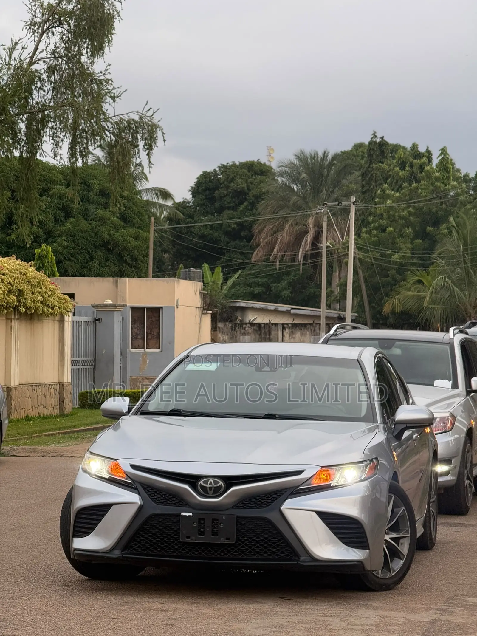 Toyota Camry SE (2.5L 4cyl 8A) 2019 Silver