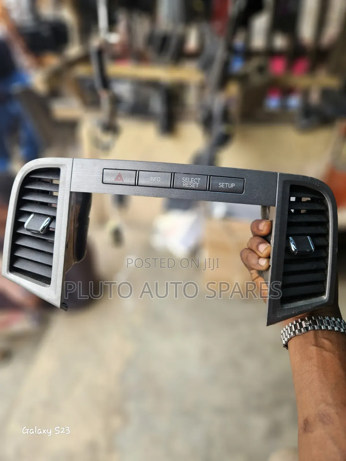 Toyota Venza 2012–2015 Center AC Vent Available!