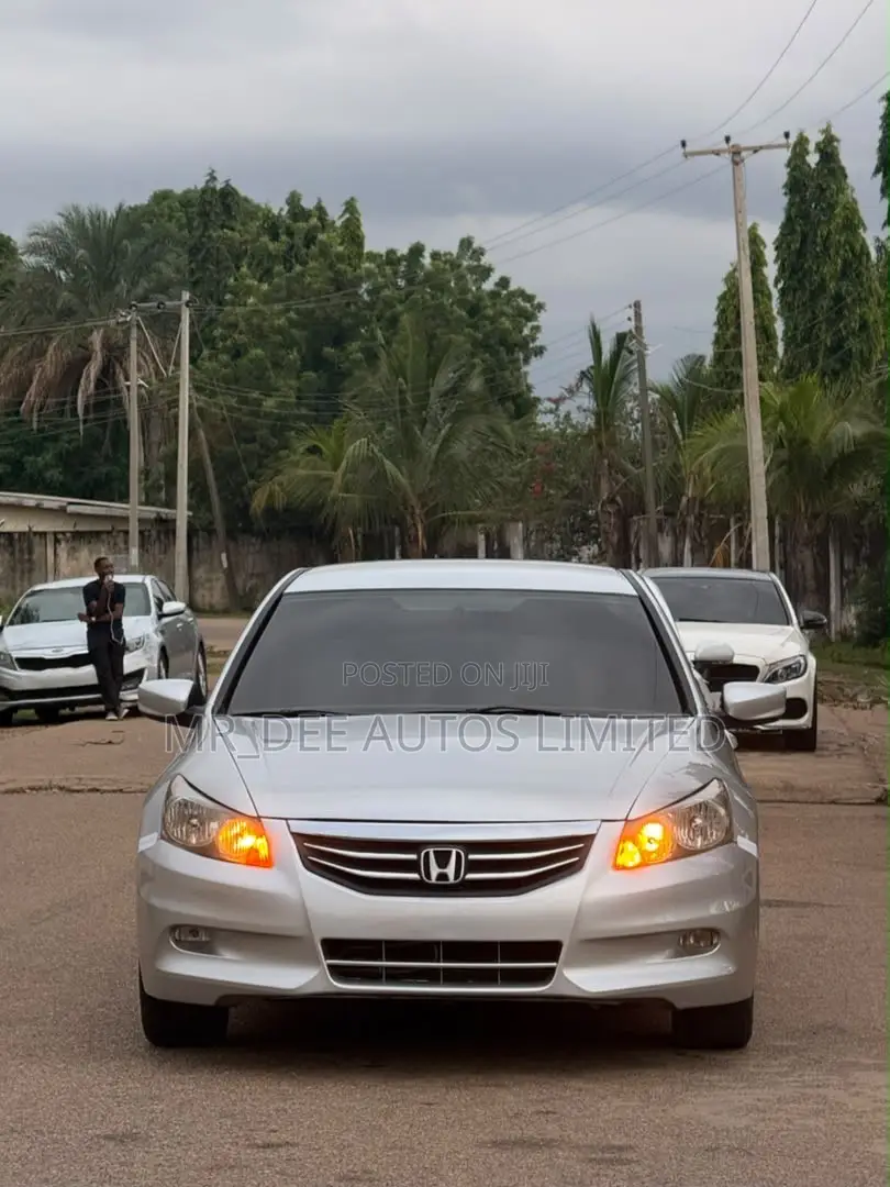 Honda Accord 2010 Silver