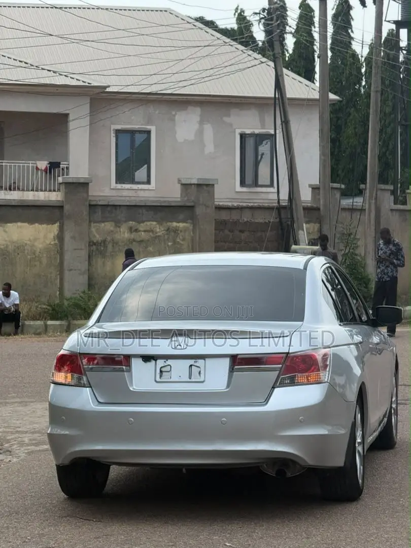 Honda Accord 2010 Silver