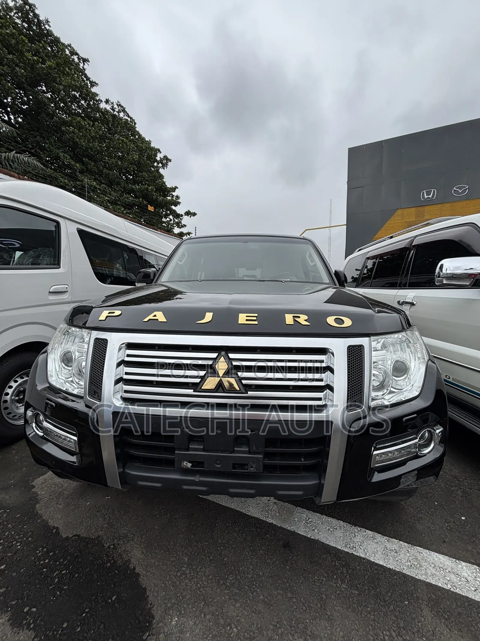 Mitsubishi Pajero 2018 Black