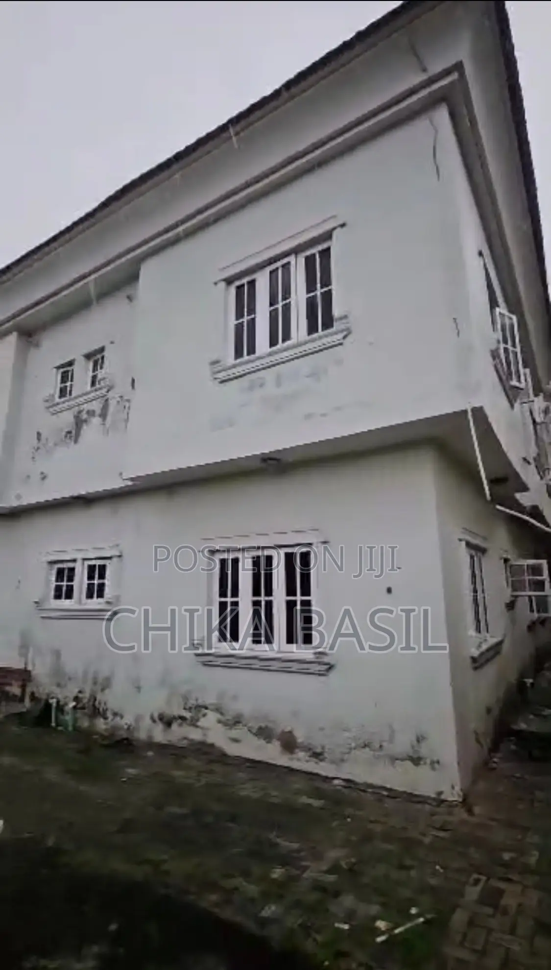 3bdrm Block of Flats in Lekki Phase 2 for sale