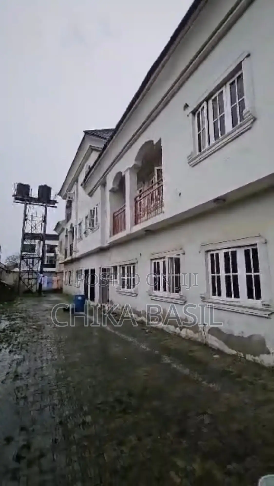 3bdrm Block of Flats in Lekki Phase 2 for sale