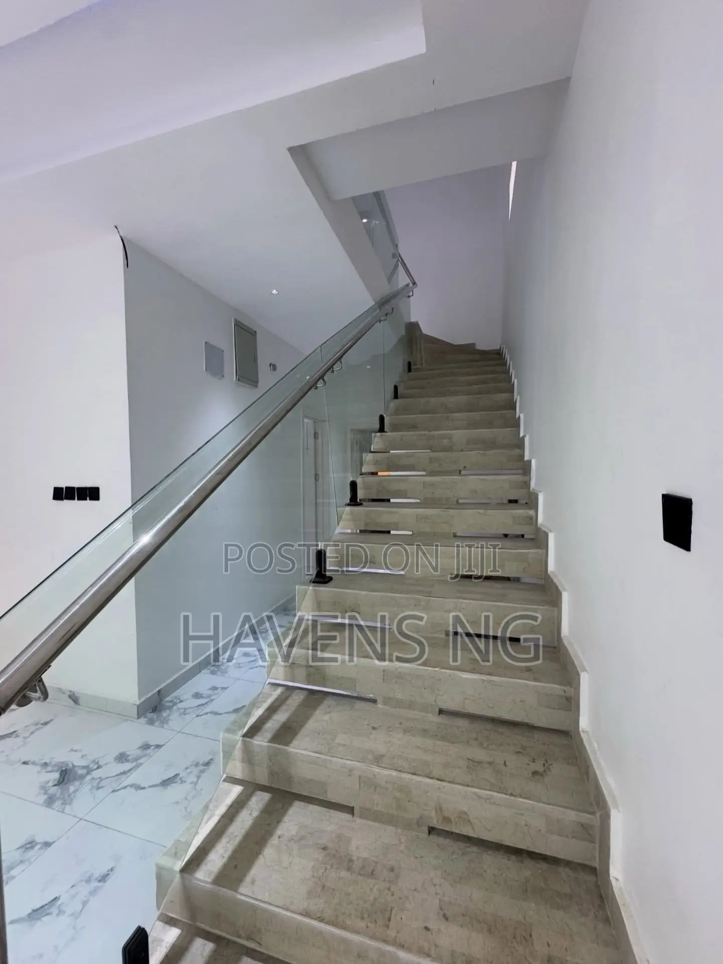 4bdrm Duplex in Eliozu for sale