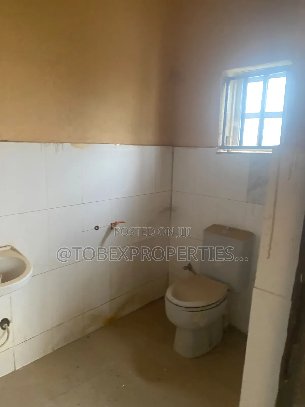 2bdrm Bungalow in City College, Karu for rent