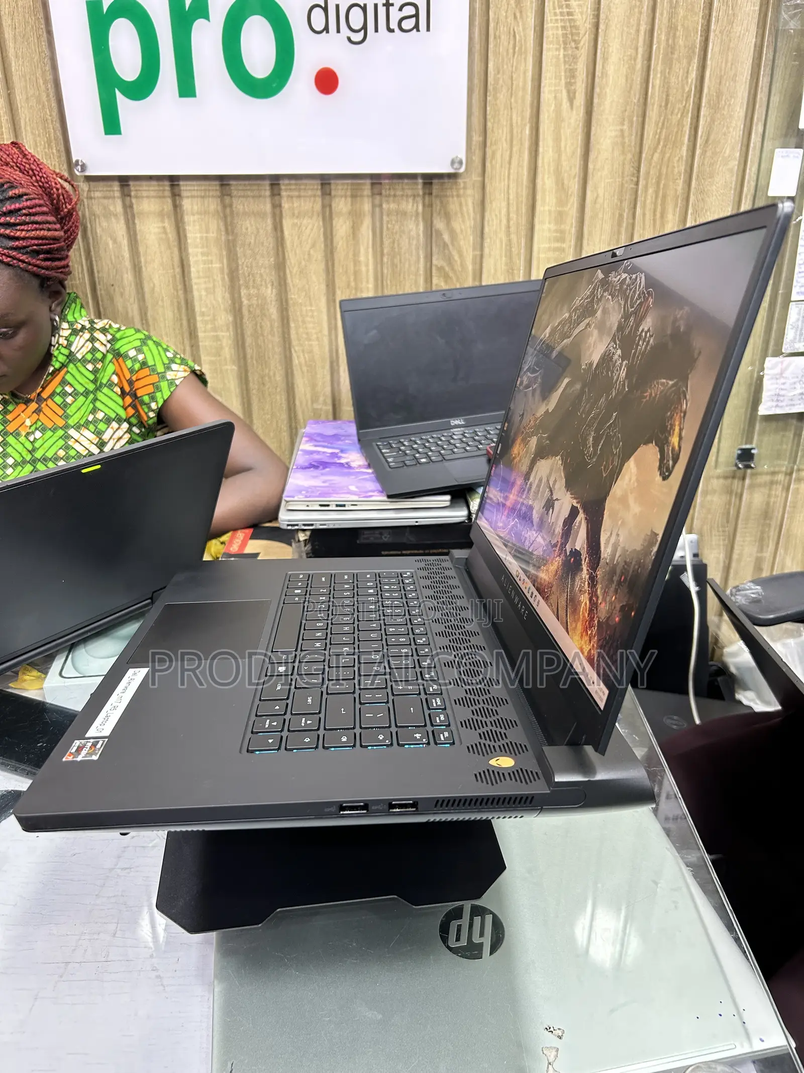 Laptop Alienware m17 R5 16GB AMD Ryzen 7 SSD 512GB