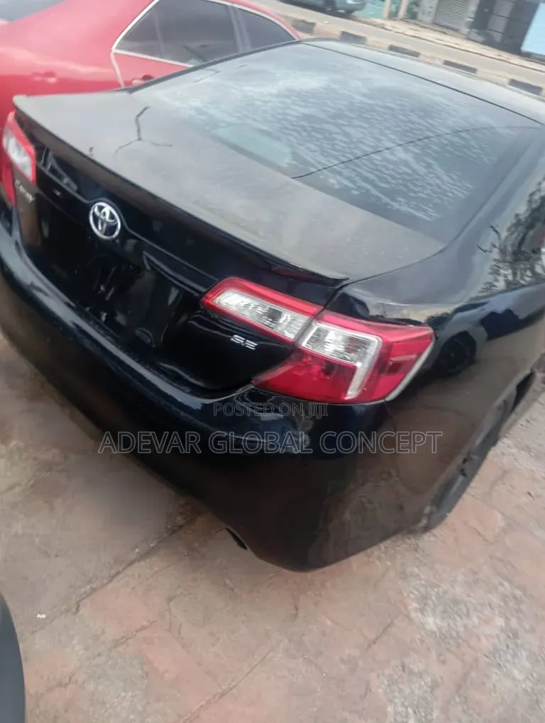 Toyota Camry SE 4dr Sedan (2.5L 4cyl 6A) 2013 Black