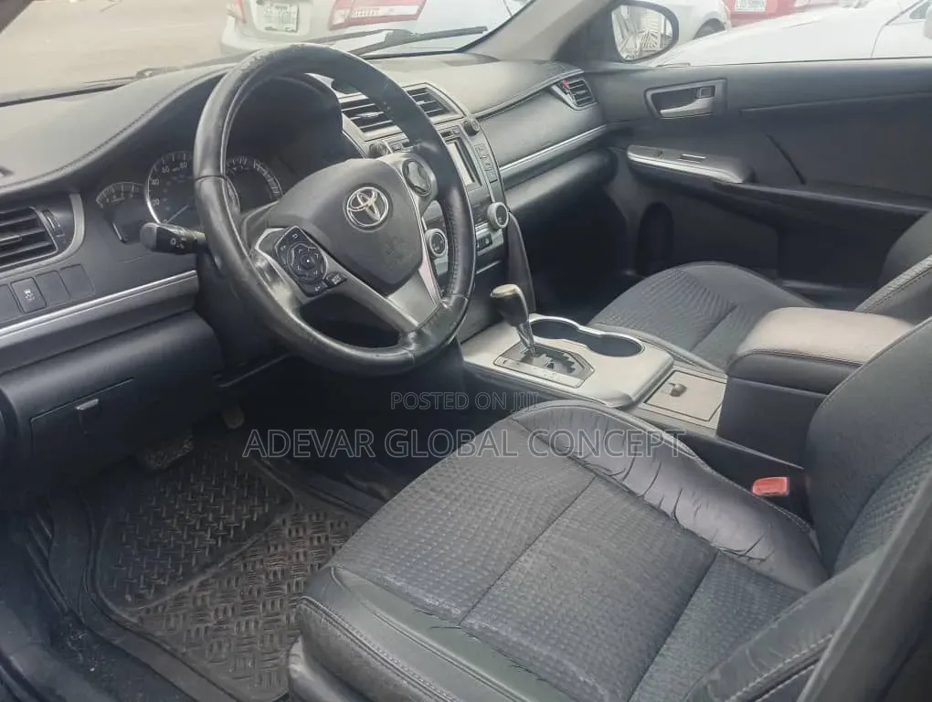 Toyota Camry SE 4dr Sedan (2.5L 4cyl 6A) 2013 Black