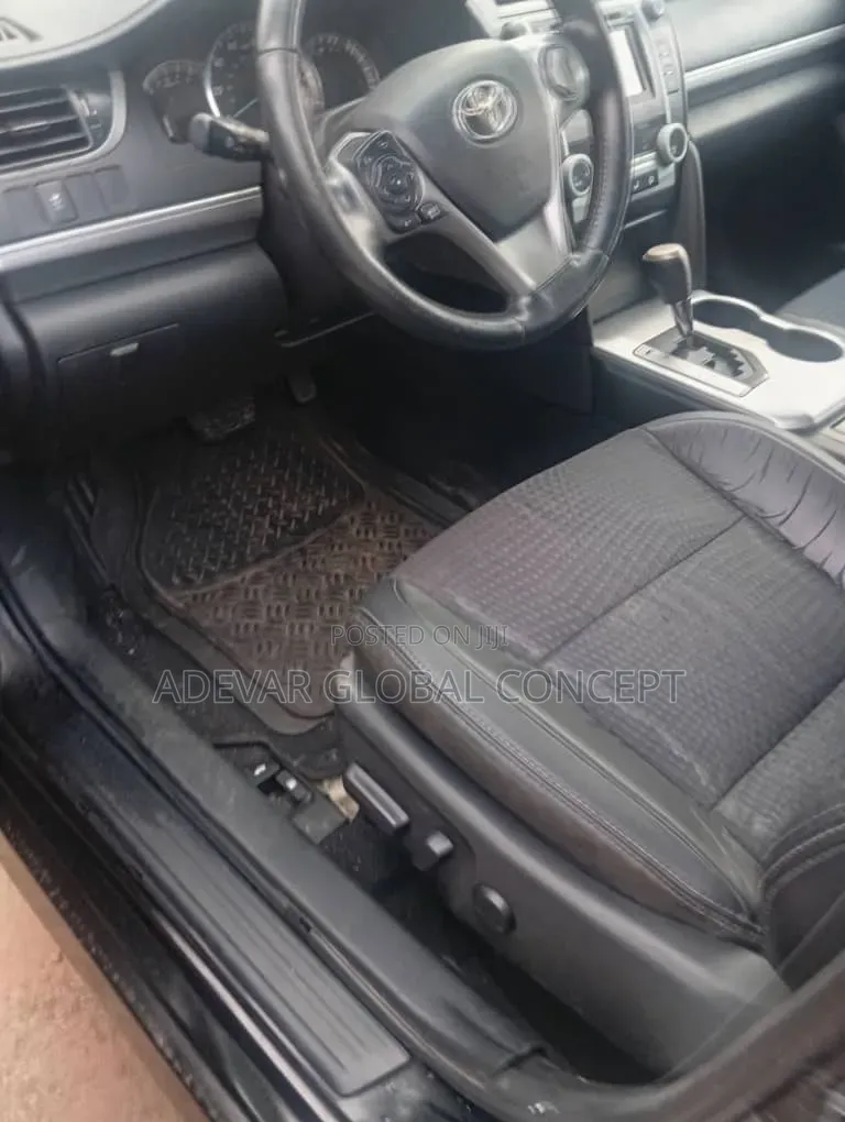 Toyota Camry SE 4dr Sedan (2.5L 4cyl 6A) 2013 Black