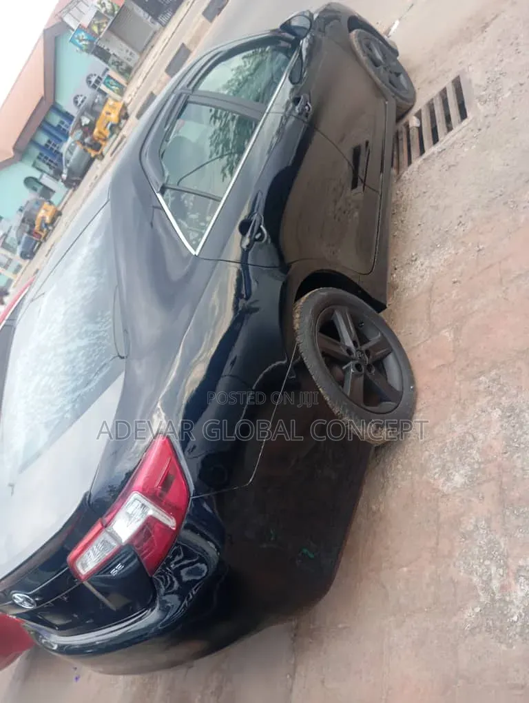 Toyota Camry SE 4dr Sedan (2.5L 4cyl 6A) 2013 Black
