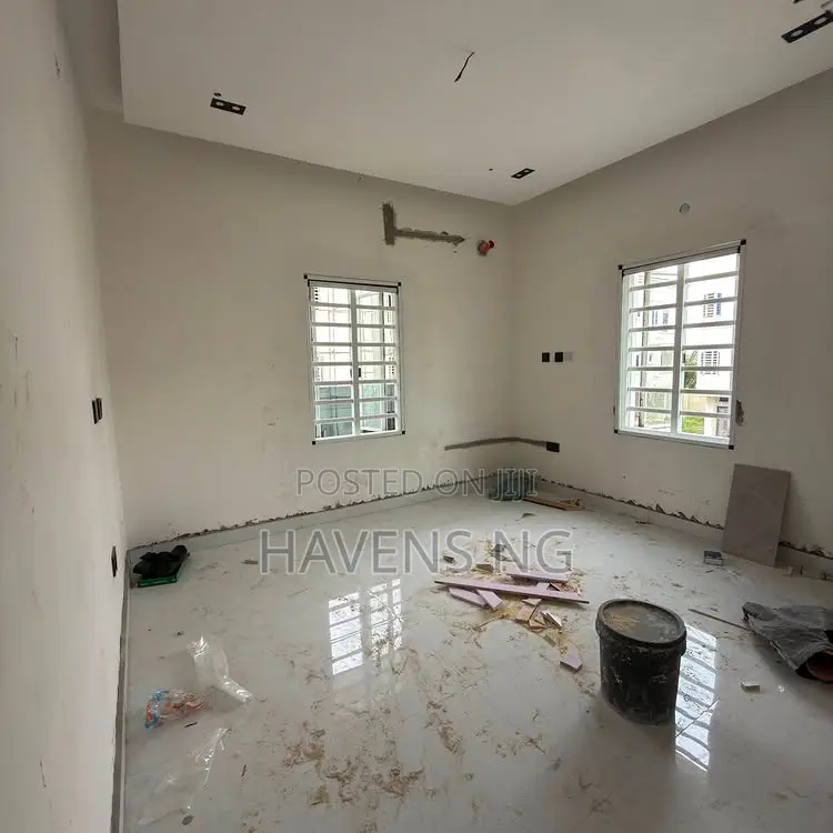 5bdrm Duplex in Old GRA for sale