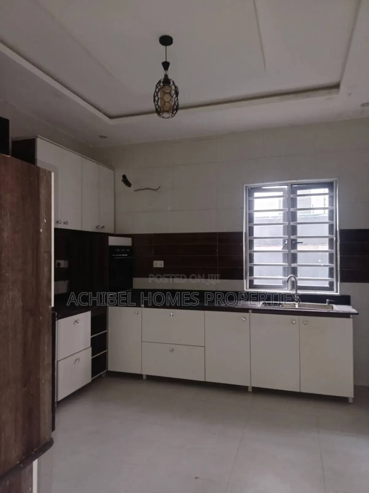 5bdrm Duplex in Near The Doom, Lekki Phase 1 for rent