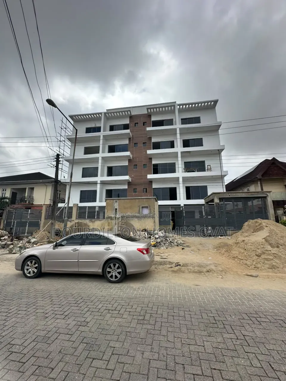 2bdrm Apartment in Lekki Phase 1 for sale